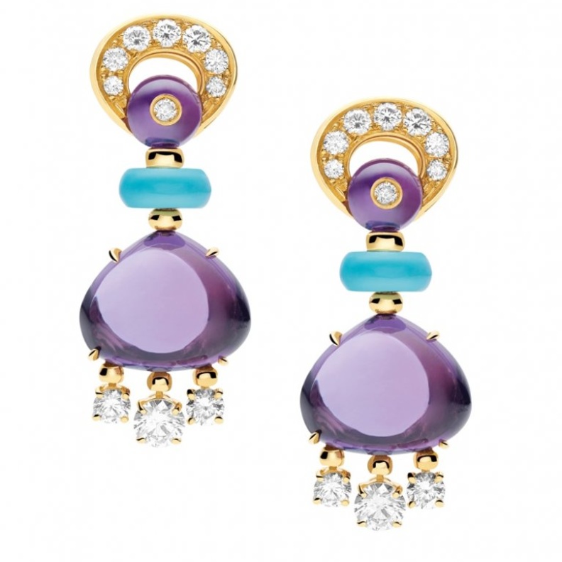 عقد من تصميم bvlgari