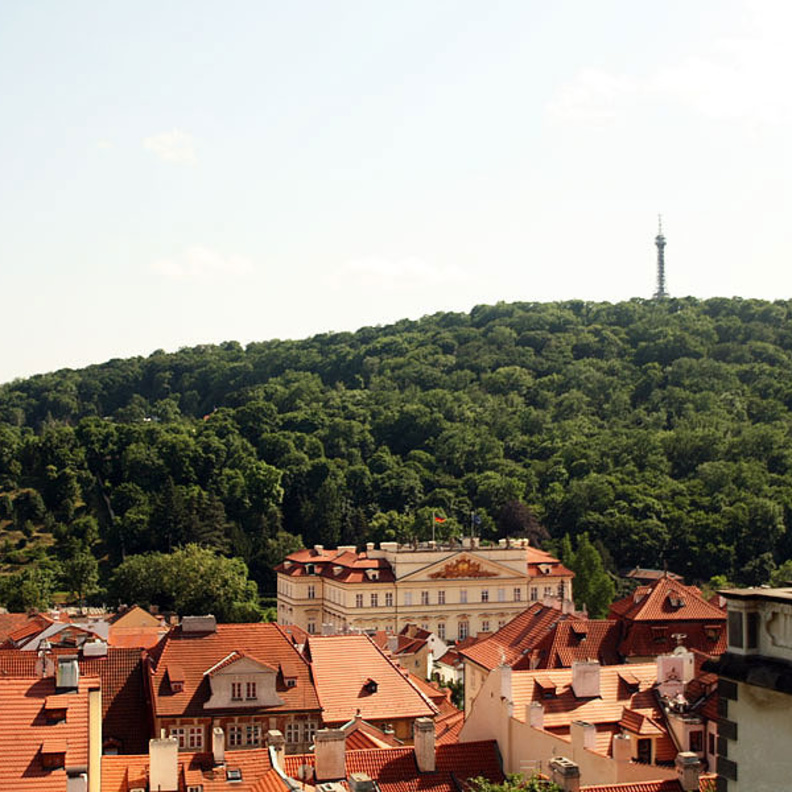 مكتبة كليمنتينوم الجميلة