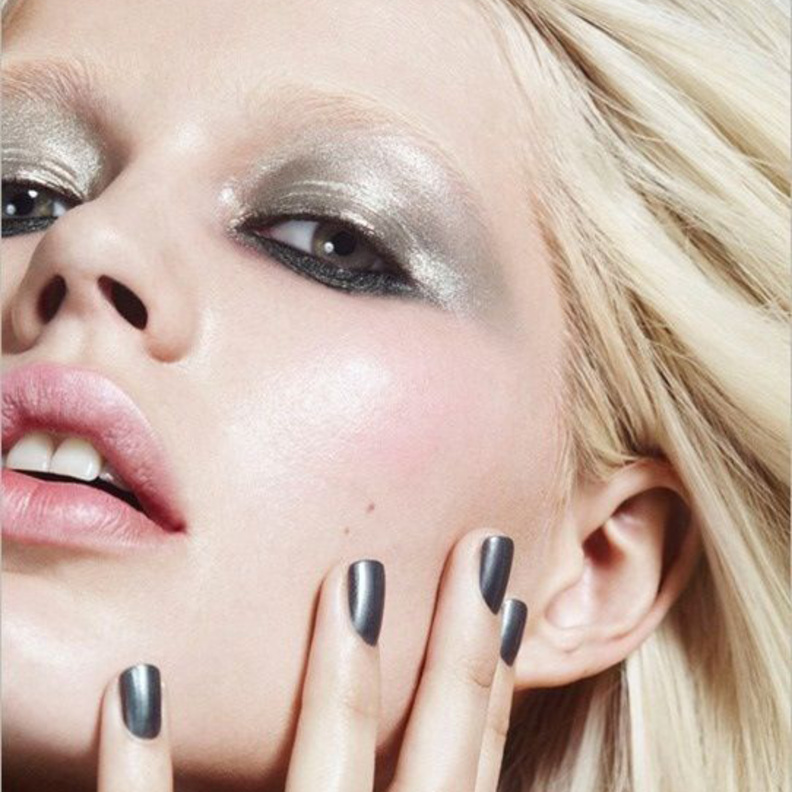 مكياج ميتاليك ومشرق لعروس عيد الاضحى.