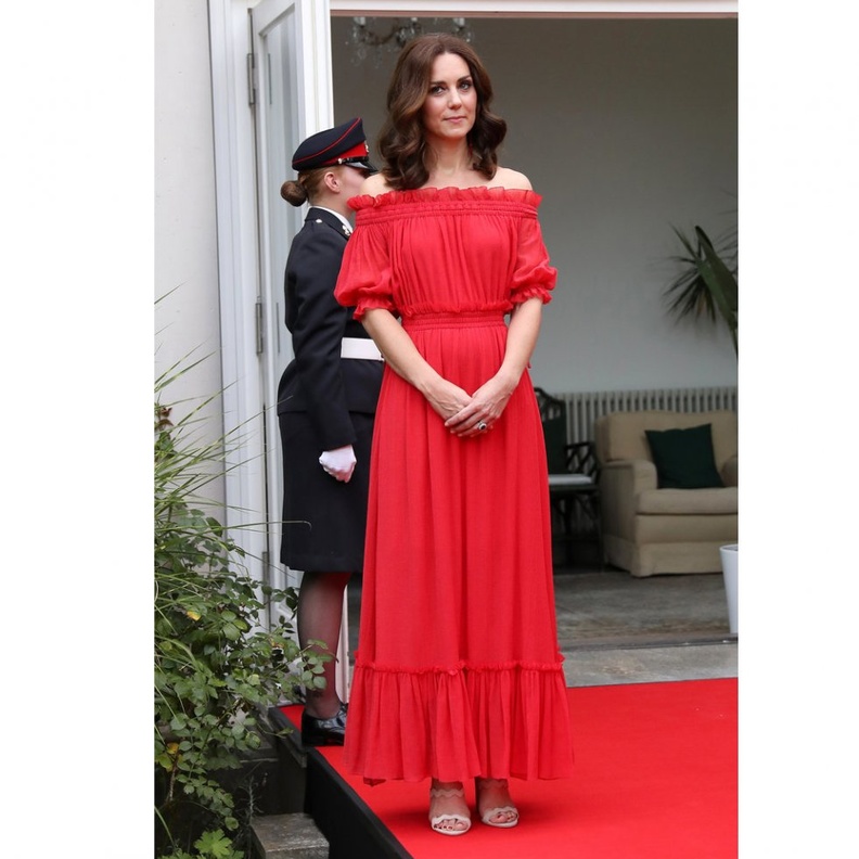 كيت ميدلتون تتجه لاختيار الالوان الجريئة