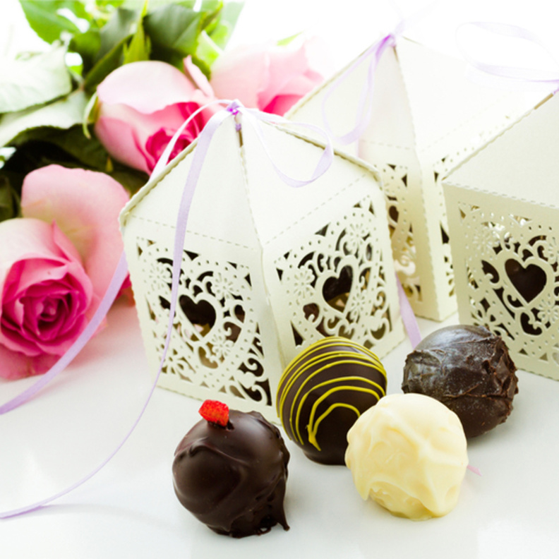 تتنوع نكهات الشوكولا بين الابيض والمر والحلو