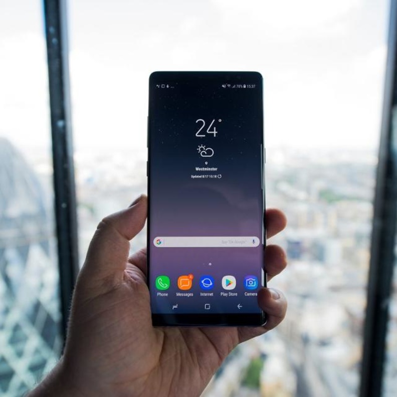 نوت 8 يعمل بنظام أندرويد نوغا