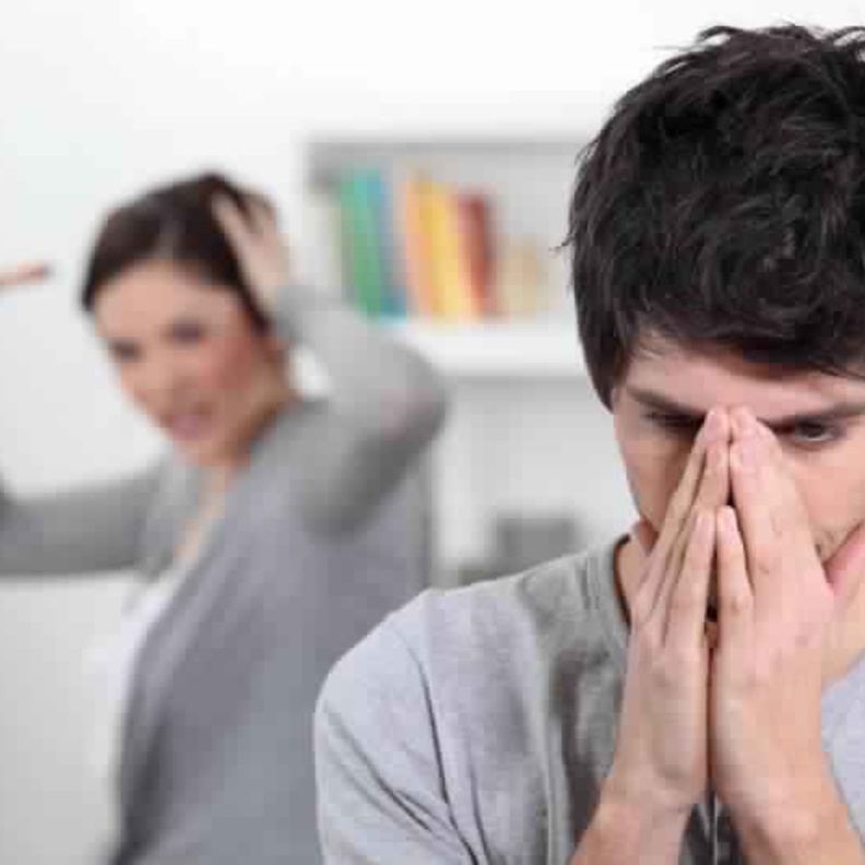 تجنبي هذه التصرفات لتحافظي على احترام زوجك