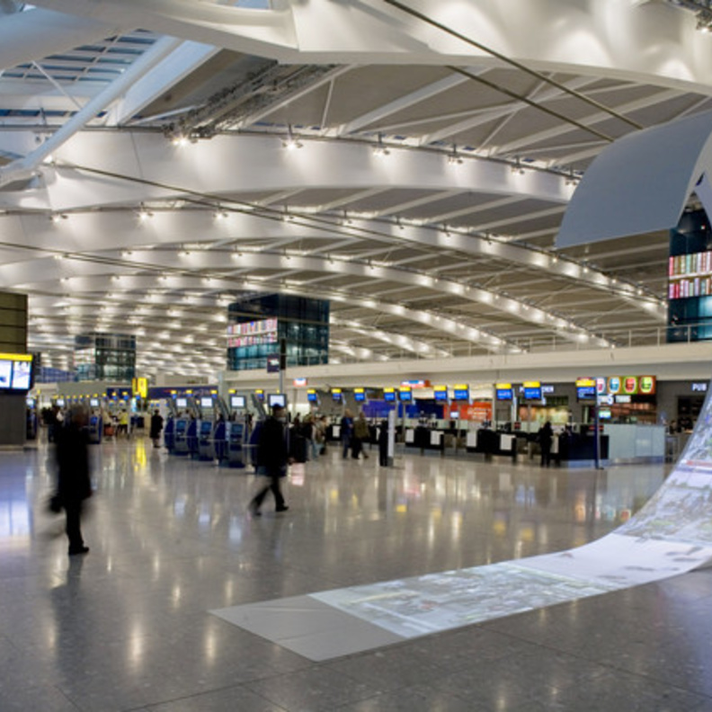 مطار هيثرو الدولي