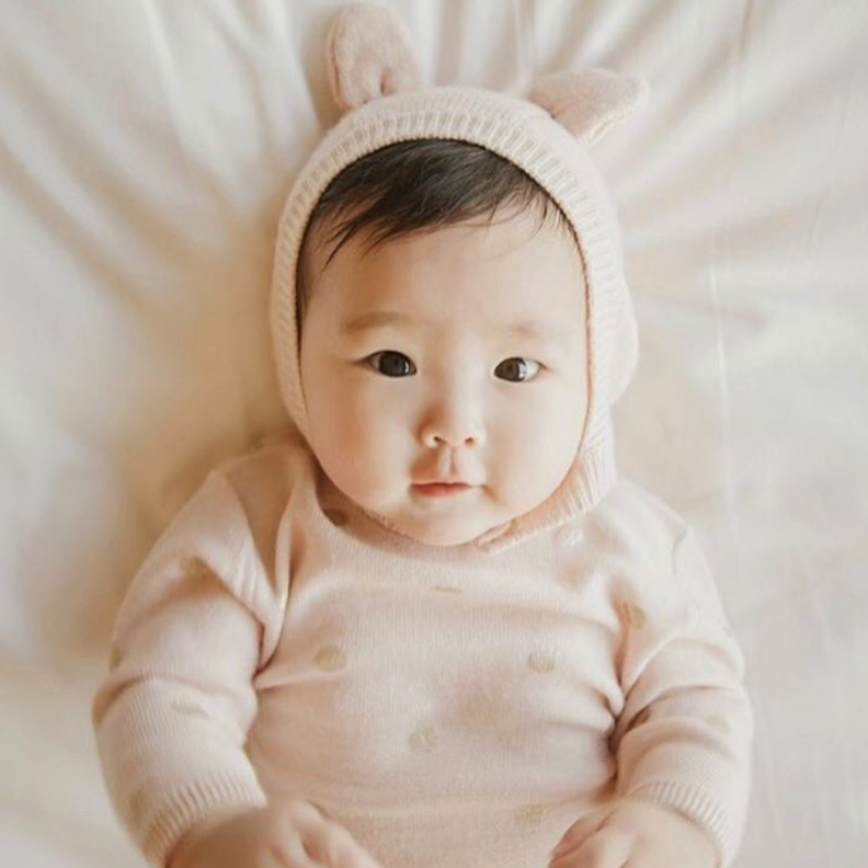 نعومة وبراءة في زي من ستيلا مكارتني