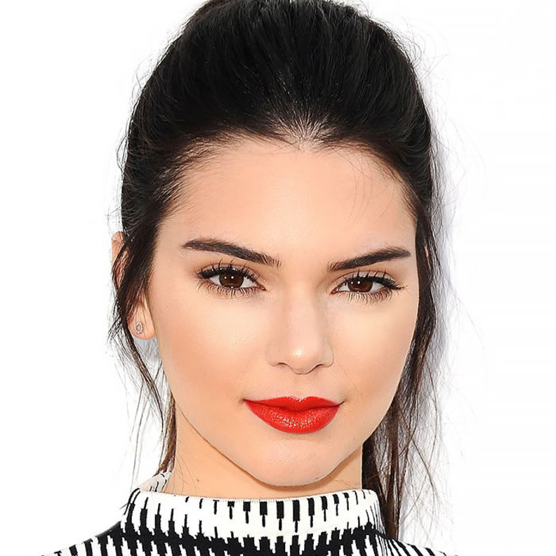 تابعي معنا أجمل إطلالات كيندال جينر.