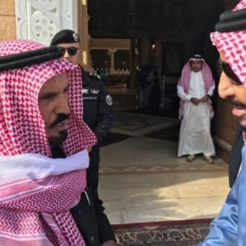 العبري وحديث ودي مع الملك سلمان.
