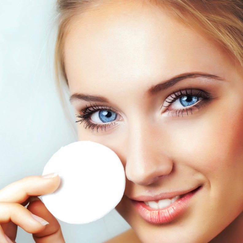 مستحضرات وخلطات منزلية لإزالة المكياج المضاد للماء