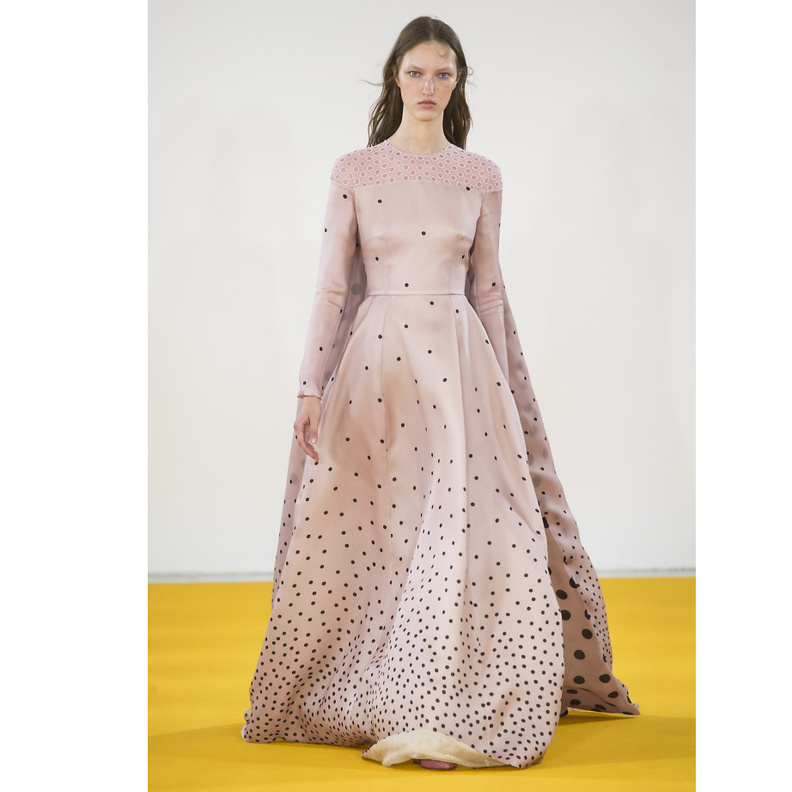 ألوان فساتين السهرة 