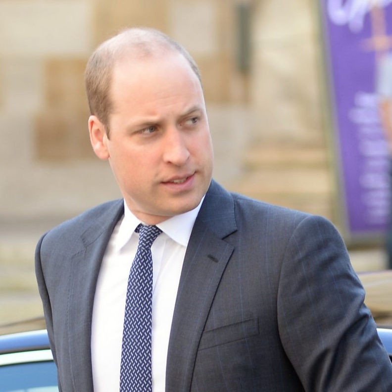 الأمير وليام قادم مروحية الاسعاف الجوي لإنقاذ مراهق