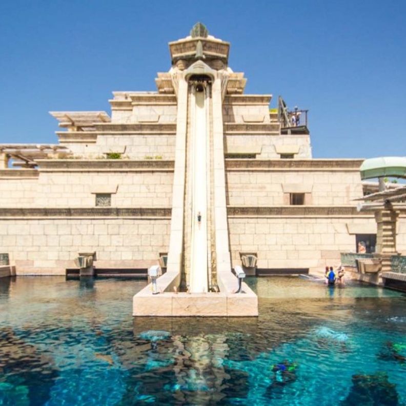 من ووتر بارك كيوب في الصين