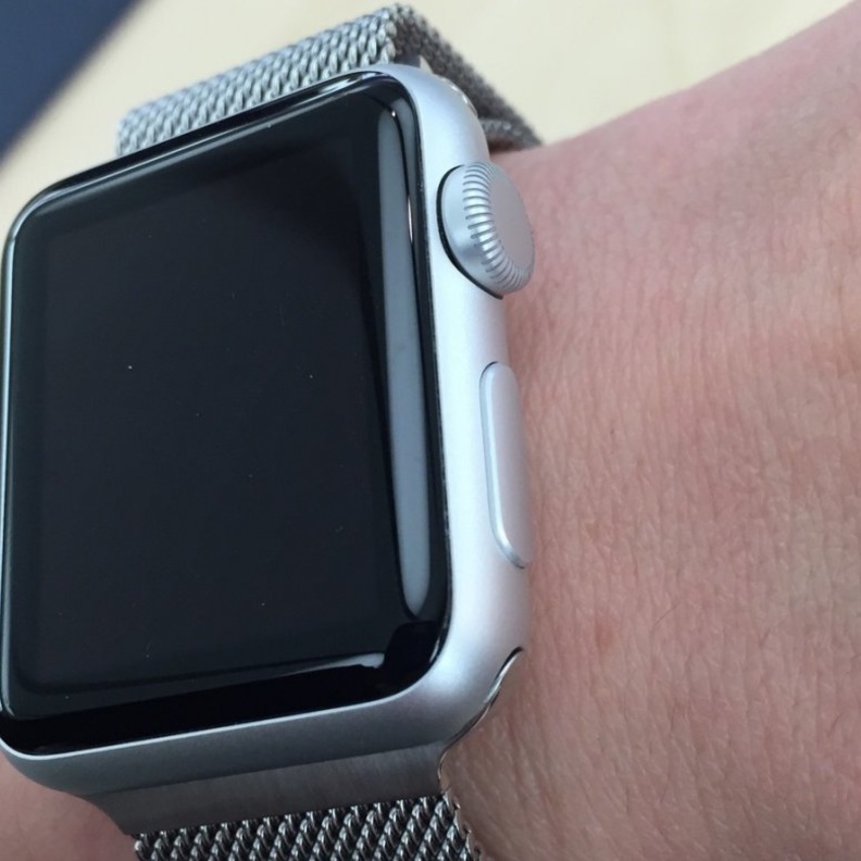 تقارير عن تطوير أبل لساعات تجري اتصالات تليفونية مباشرة