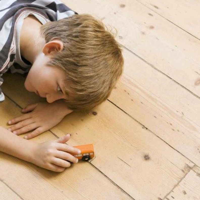 متى يترك الطفل في المنزل لوحده وما هي أهم الاحتياطات