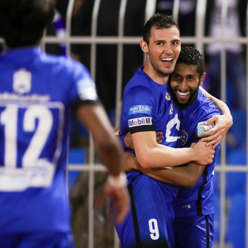 الهلال يتصدر الدوري السعودي