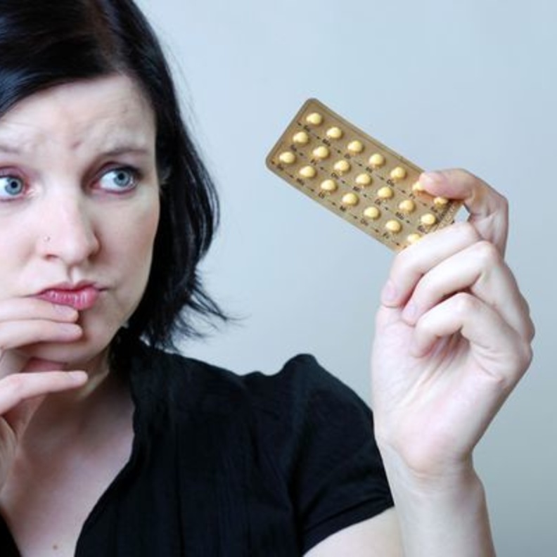 ماذا يحدث لجسمكِ بعد التوقف عن تناول حبوب منع الحمل