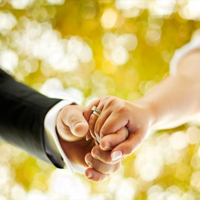 هل يستطيع ان ينسى الرجل طليقتة الاولى حتي بعد زواجة من اخرى ؟