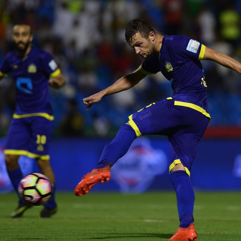 النصر يسقط في فخ الفيصلي قبل كلاسيكو السعودية