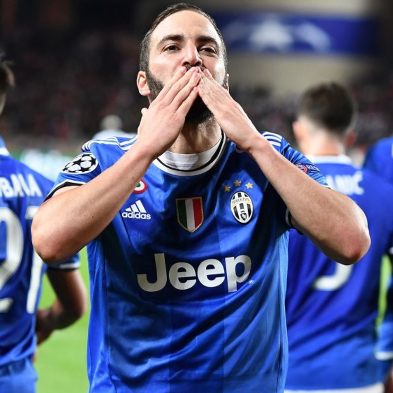 اليوفي يقترب من نهائي دوري الأبطال