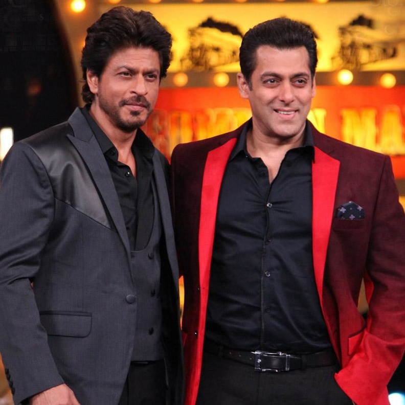 شاروخان يهدي سلمان خان سيارة حديثة