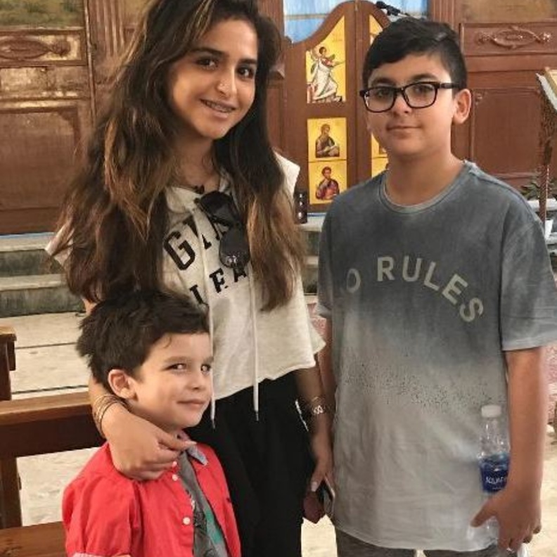 حلا الترك برفقة اسرتها 2017