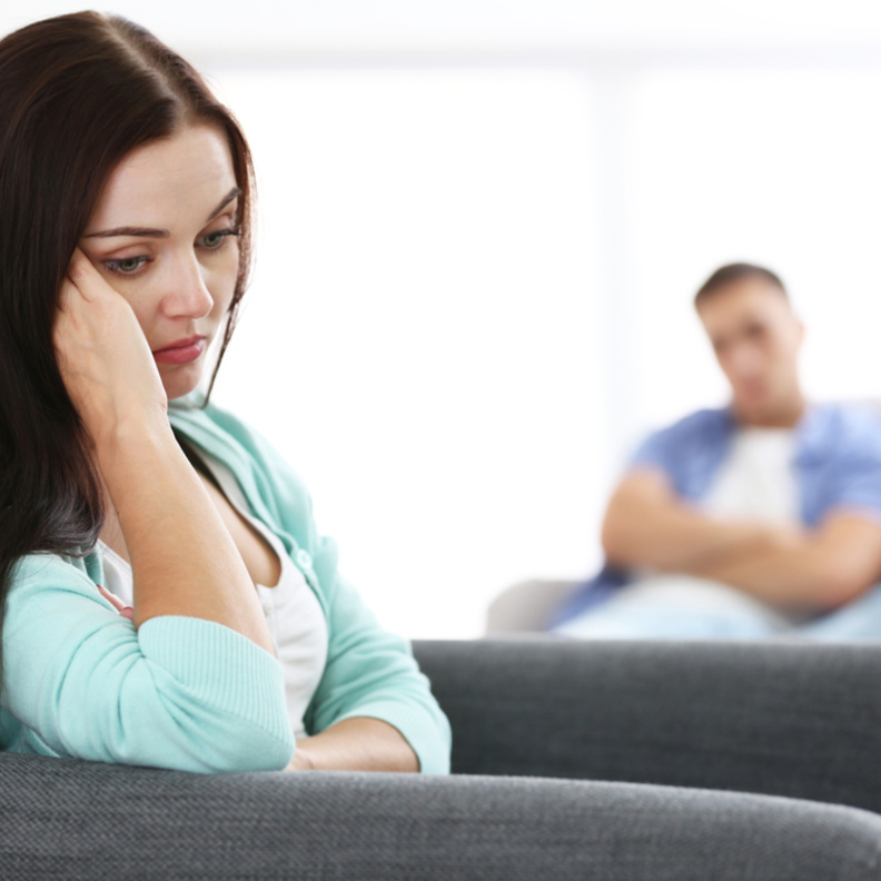 للزوجة .. هذا الفعل يدمر حياتك الزوجية ويقتل روحك فاحذريه!