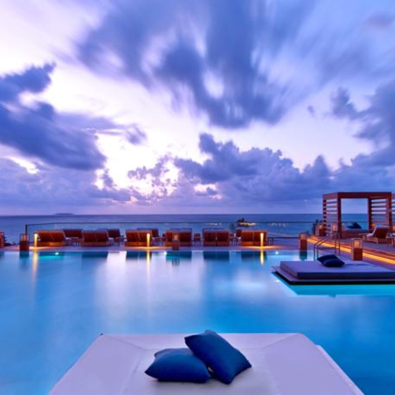 فندق 1 Hotel South Beach – منظر ليلي لحوض السباحة والشاطئ 1 Hotel South Beach - Pool & Beach Night