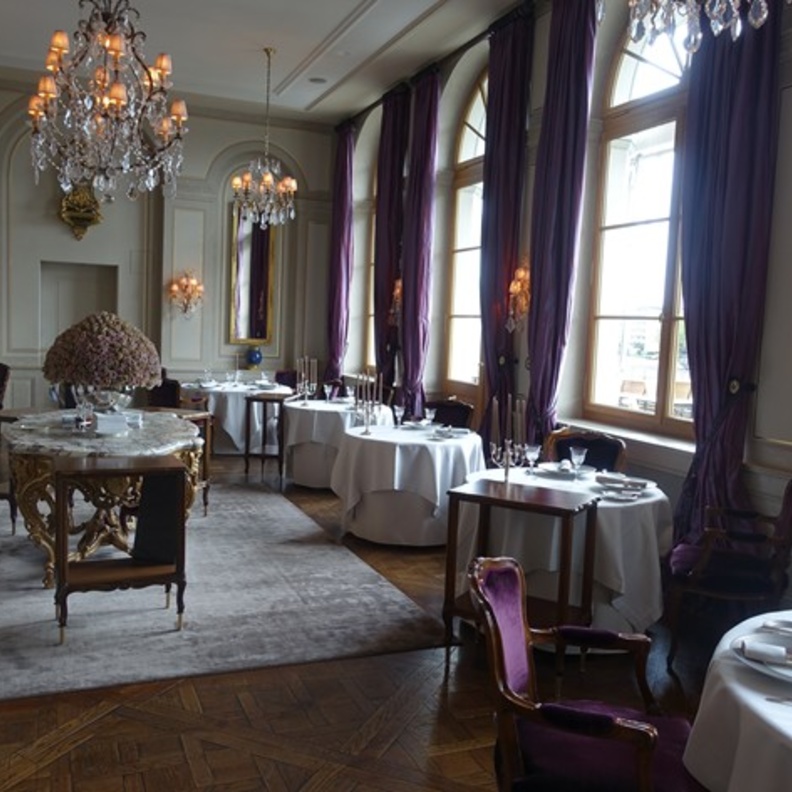 مطعم Cheval Blanc