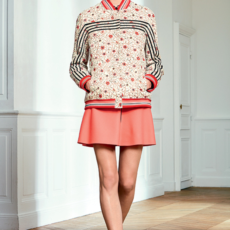 مجموعة City Blossom تعبير عن بهجة الحياة  لامرأة Longchamp المتألقة