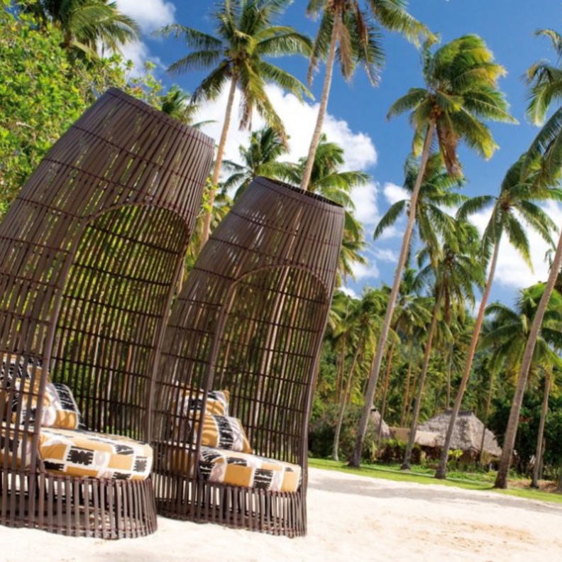 منتجع Laucala Island – مسبح في فيلا على سفح الجبل