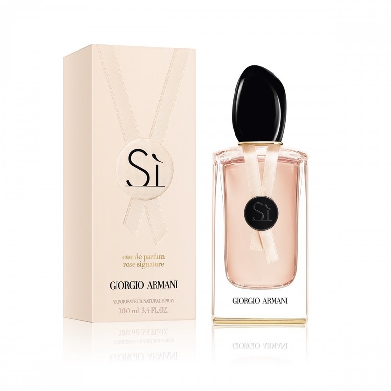 عطر SÌ ROSE SIGNATURE إشادة بالأنوثة المرهفة والمشرقة