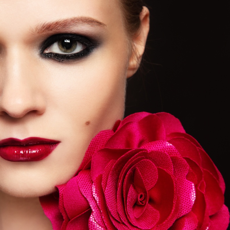 عيون السموكي تليق بالمرأة السعودية