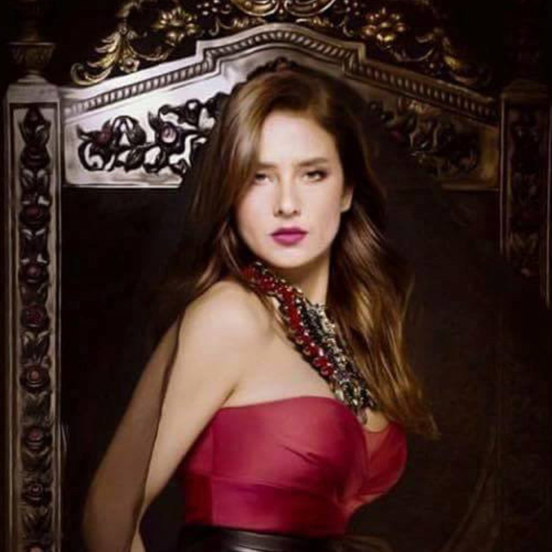  نيللى كريم فى تحت السيطرة