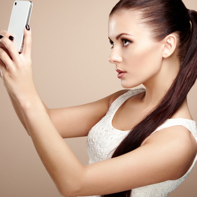 حافظي على شفاهك رطبة