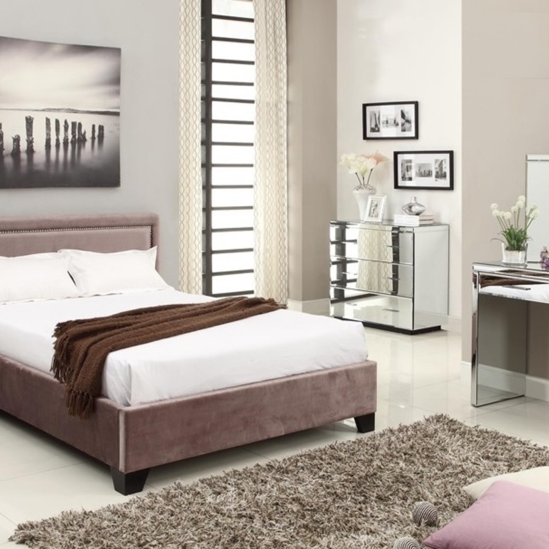 أثاث المرايا أنيق و عصري