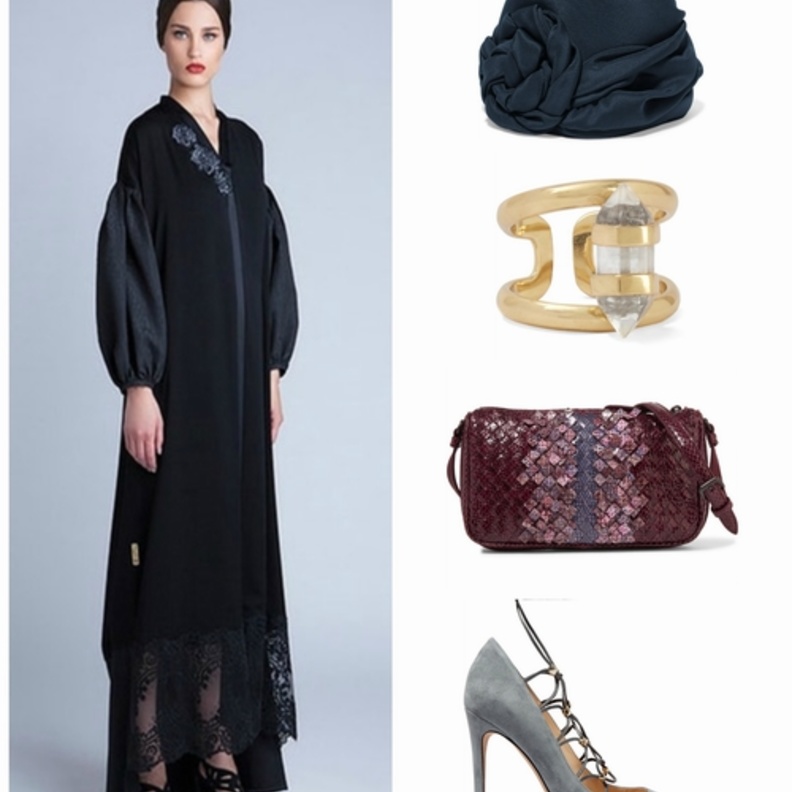 أسلوب راقي وأنيق بالعباية السوداء مع لمسات فاخرة بالألوان الكلاسيكية