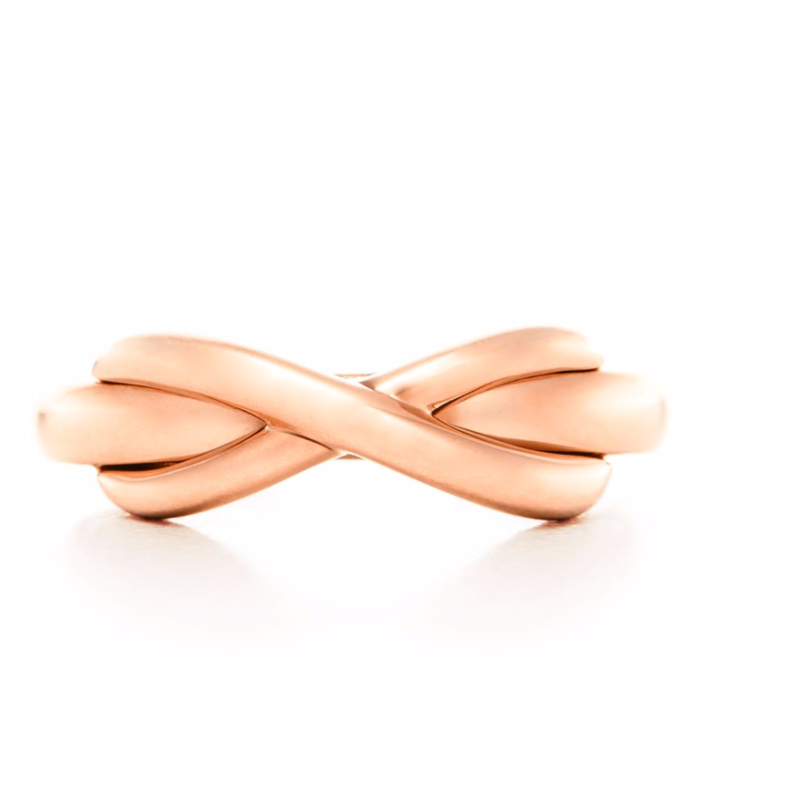 أسوارة تيفاني الجذابة