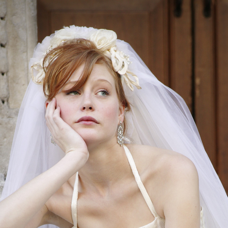 قد لا يكون الأمر الذي يشغل بال العروس مهم بالنسبة لك ولكنه مهم بالنسبة لها بما يكفي لكي تتحدث عنه