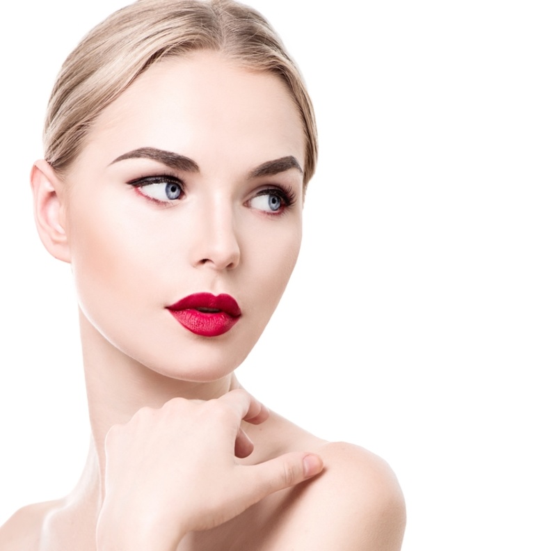 ألوان احمر الشفاه المناسبة للبشرة البيضاء