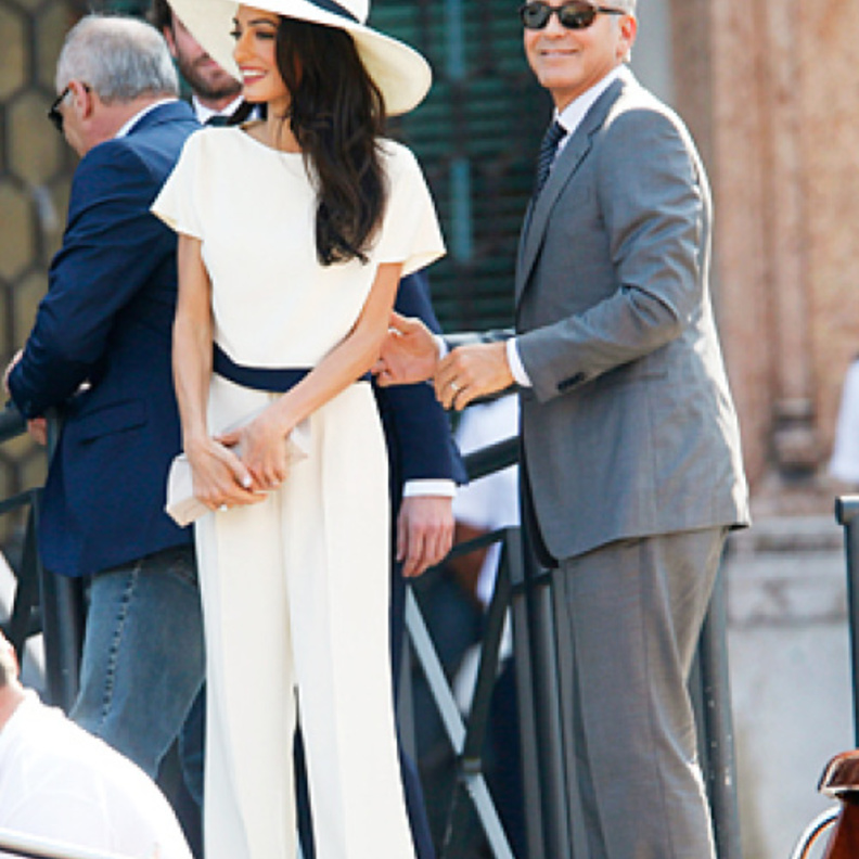 أمل علم الدين في بنطلون الزفاف !