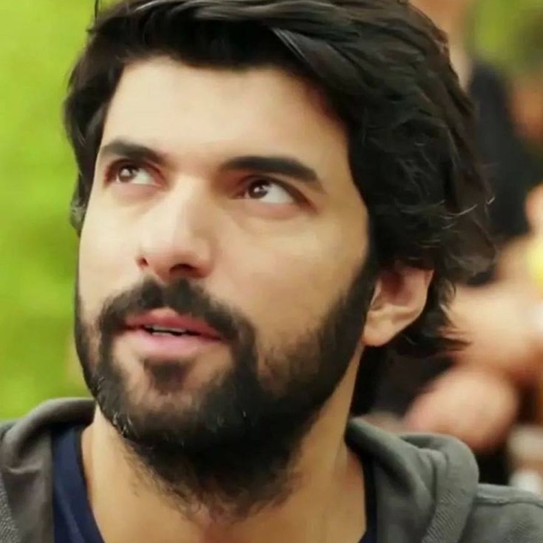 آخر أعمال أنجين كانت مسلسل العشق الأسود 