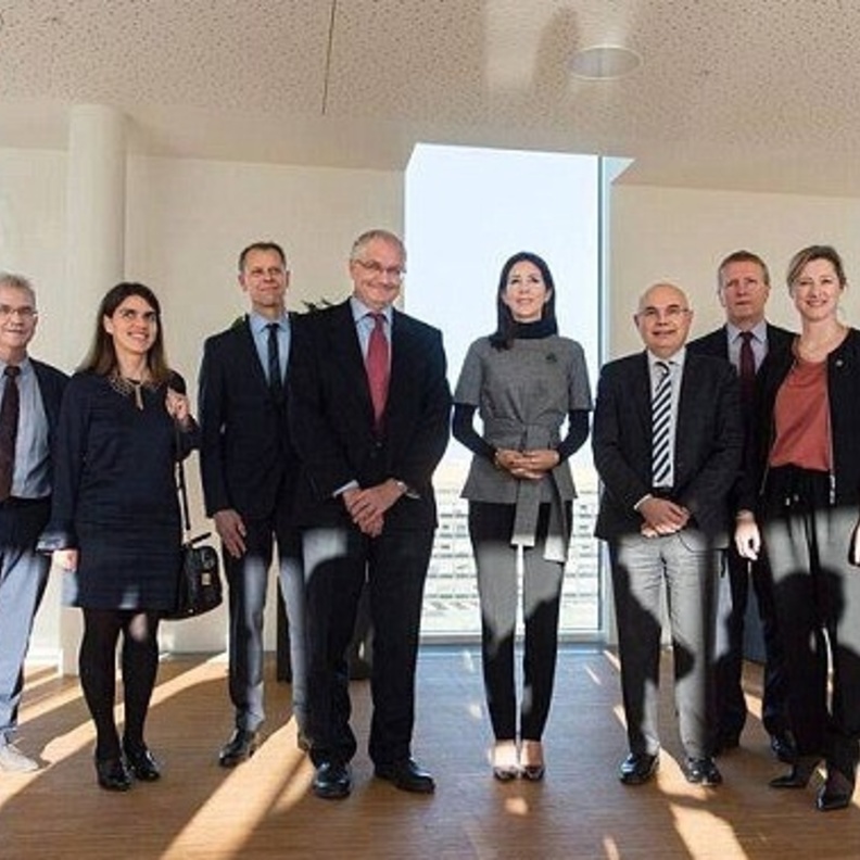 إطلالة أنيقة ومميزة للأميرة ماري Hugo Boss