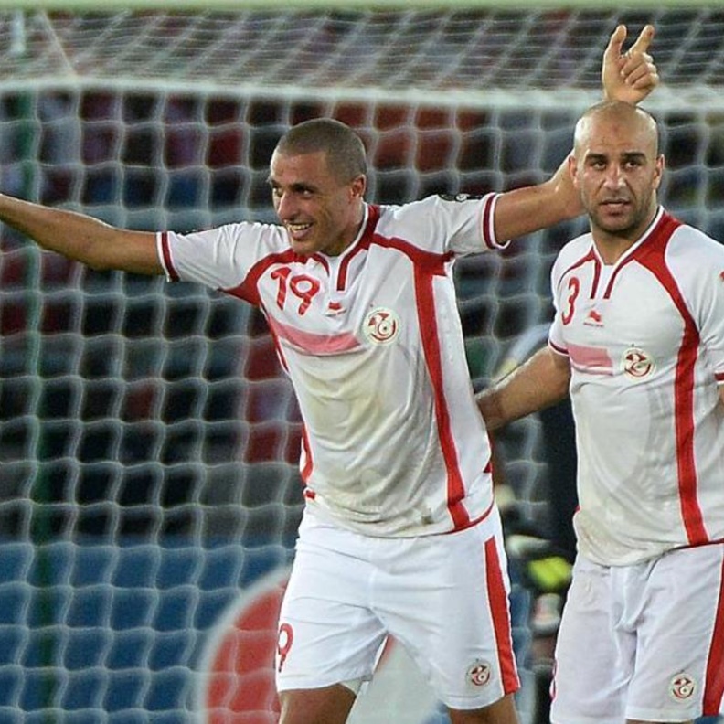 إيران تتصدر المجموعة الأولى