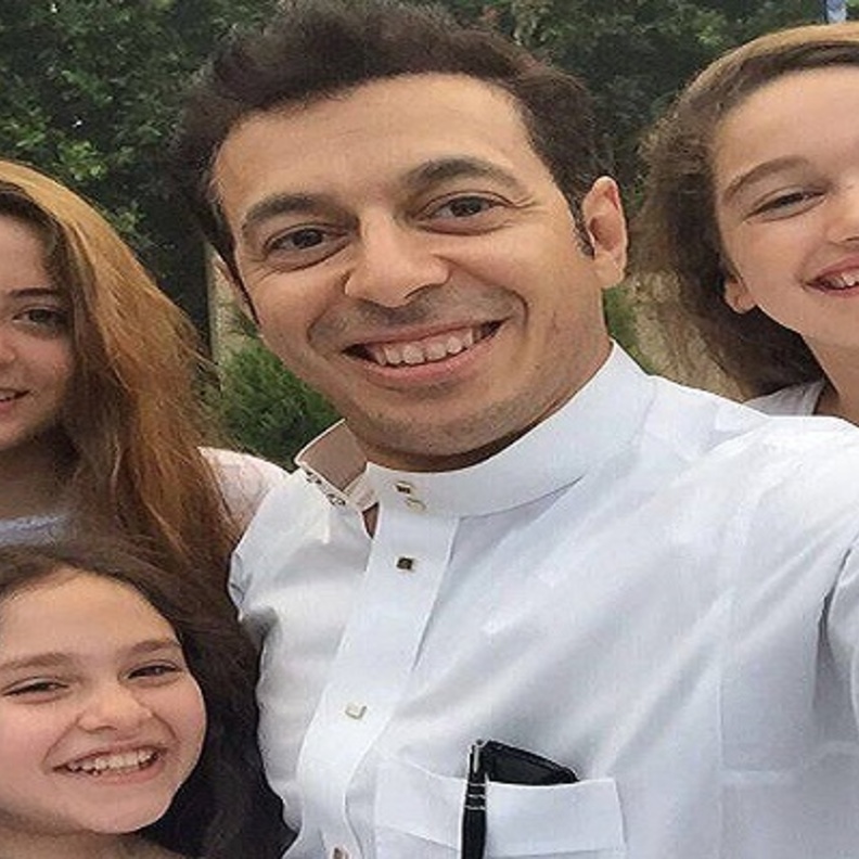 مصطفى شعبا بطل "ابو البنات"