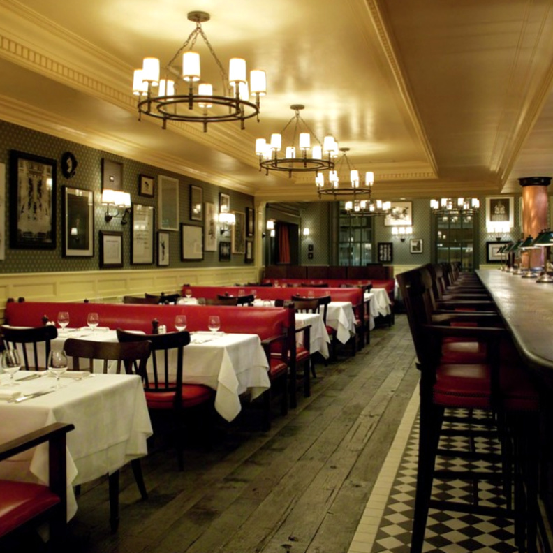 اجواء مميزة في Dean Street Townhouse