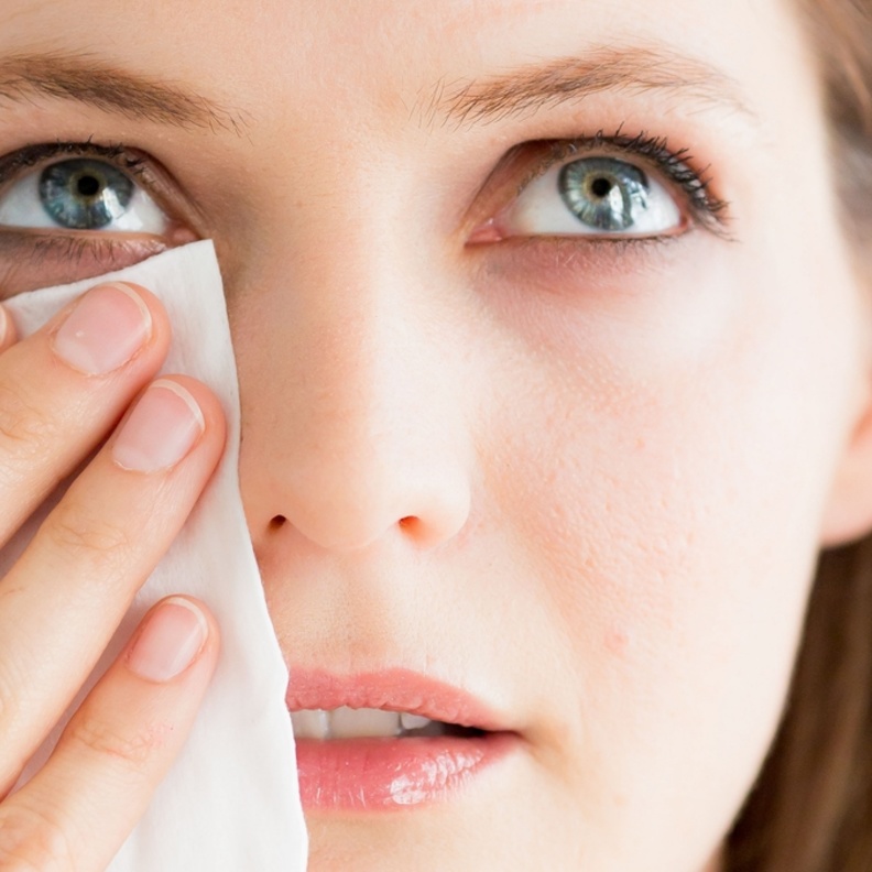 احذري من المناديل المعطرة المزيلة للمكياج 