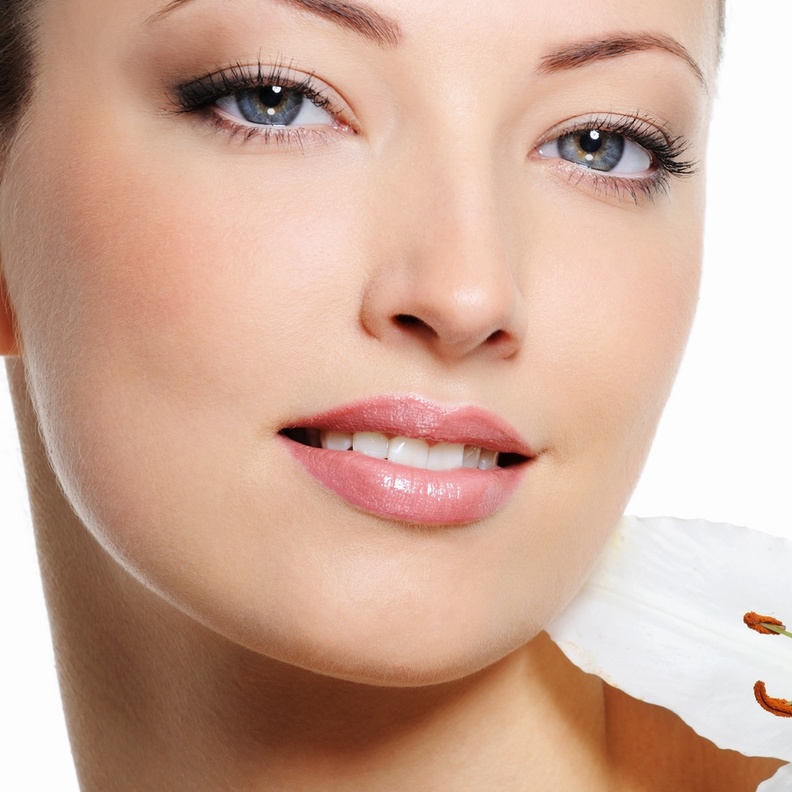 احصلي على بشرة ناعمة كالأطفال من خلال بعض المواد والماسكات الطبيعية