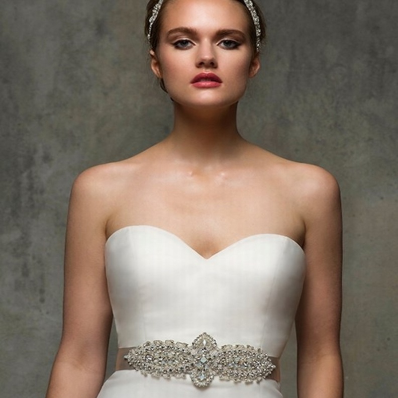 اختاري حزام م الكريستال والاوبال