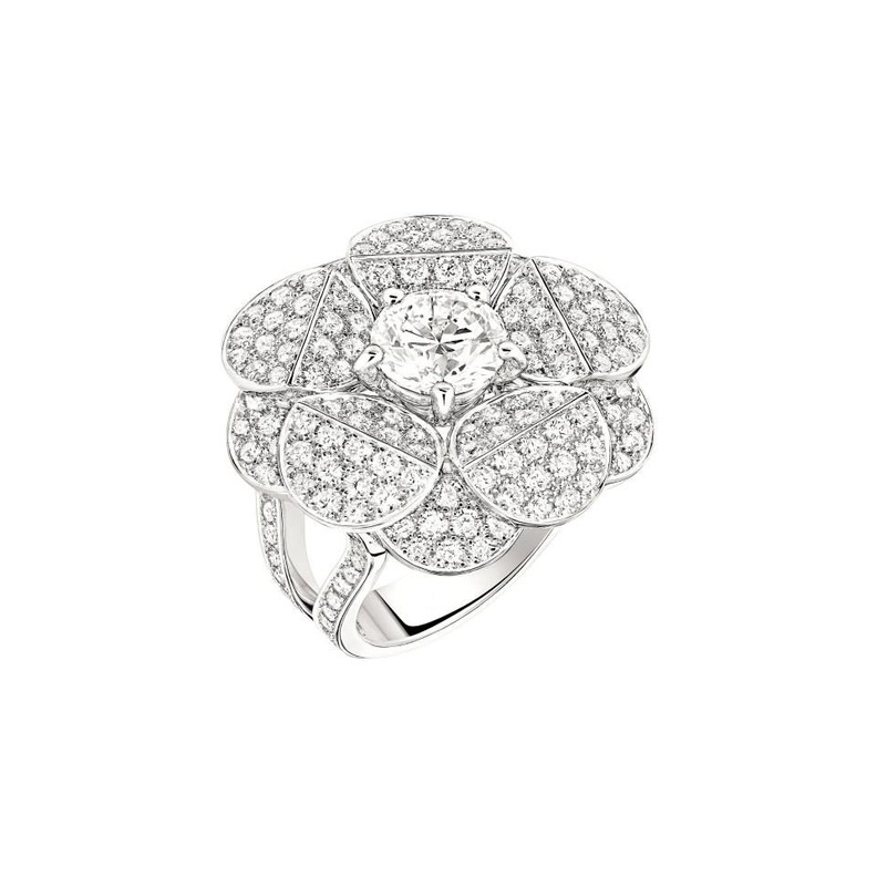 اختاري خاتم تستطيعين ارتداءه دائما