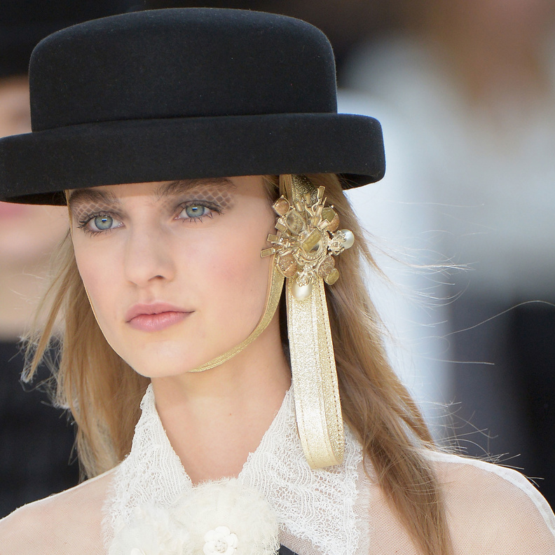 Yuna Yang حبيبات براقة على العيون مع 