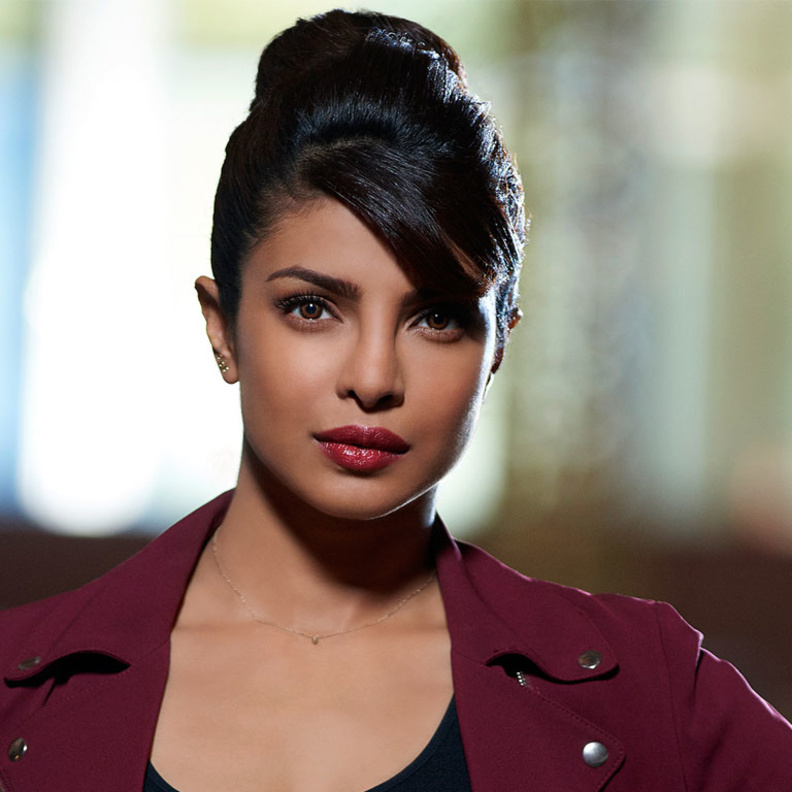 اختيار النجمة بريانكا تشوبرا لتقديم جوائز غولدن غلوب